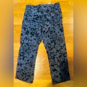 Lululemon Floral Crop Leggings Size 6 | Gray Black High Rise Yoga Athletic